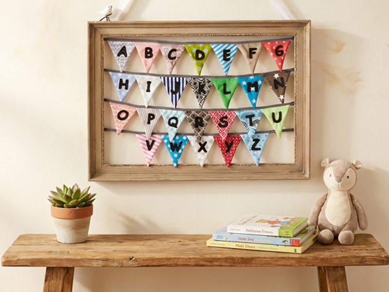 Wimpelkette mit doodle Buchstaben - ITH-Stickdatei